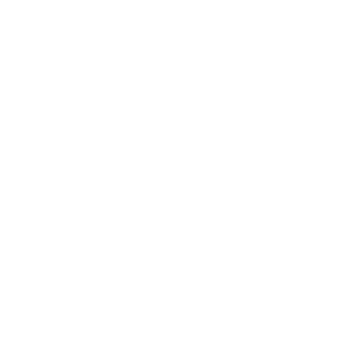 personas reunidas en equipo discutiendo temas de importancia sobre una mesa